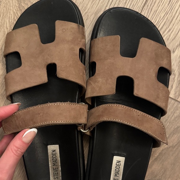 Steve Madden Tan Sandals - Women's Size 10 - Picture 5 of 5